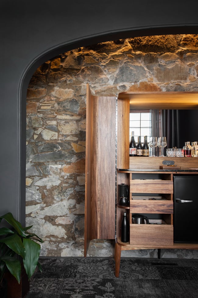 SEVEN DRINKS CABINET COMMERCIAL - LARGE