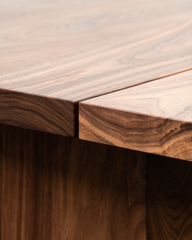 KANE DINING TABLE