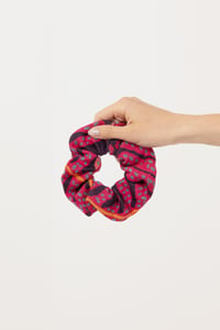 Image 1 of SCRUNCHIE MONSTERA BLU