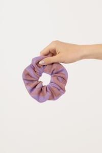 Image 1 of SCRUNCHIE WAVE GLICINE