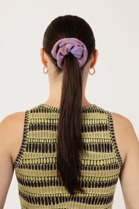 Image 2 of SCRUNCHIE WAVE GLICINE