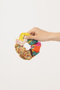 Image 1 of SCRUNCHIE MIX GIALLO/VERDE