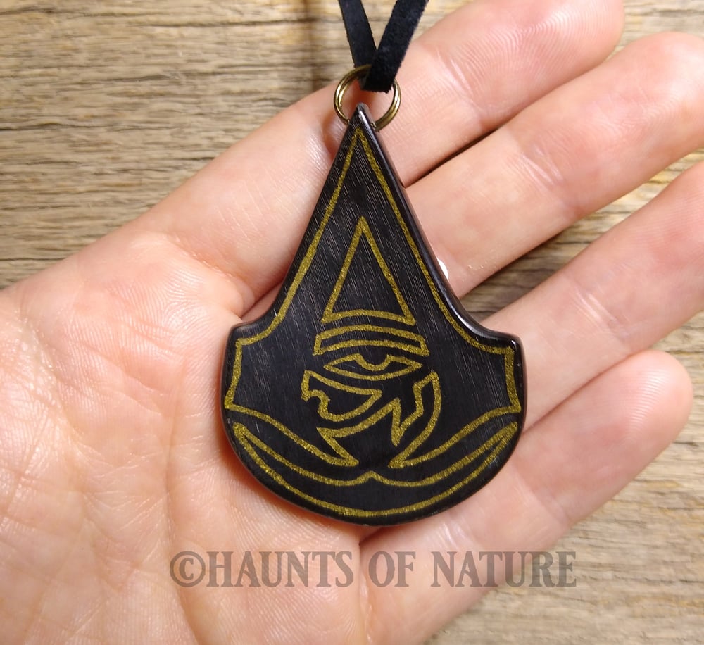 Inlaid Horn Pendant - Assassin's Creed Origins