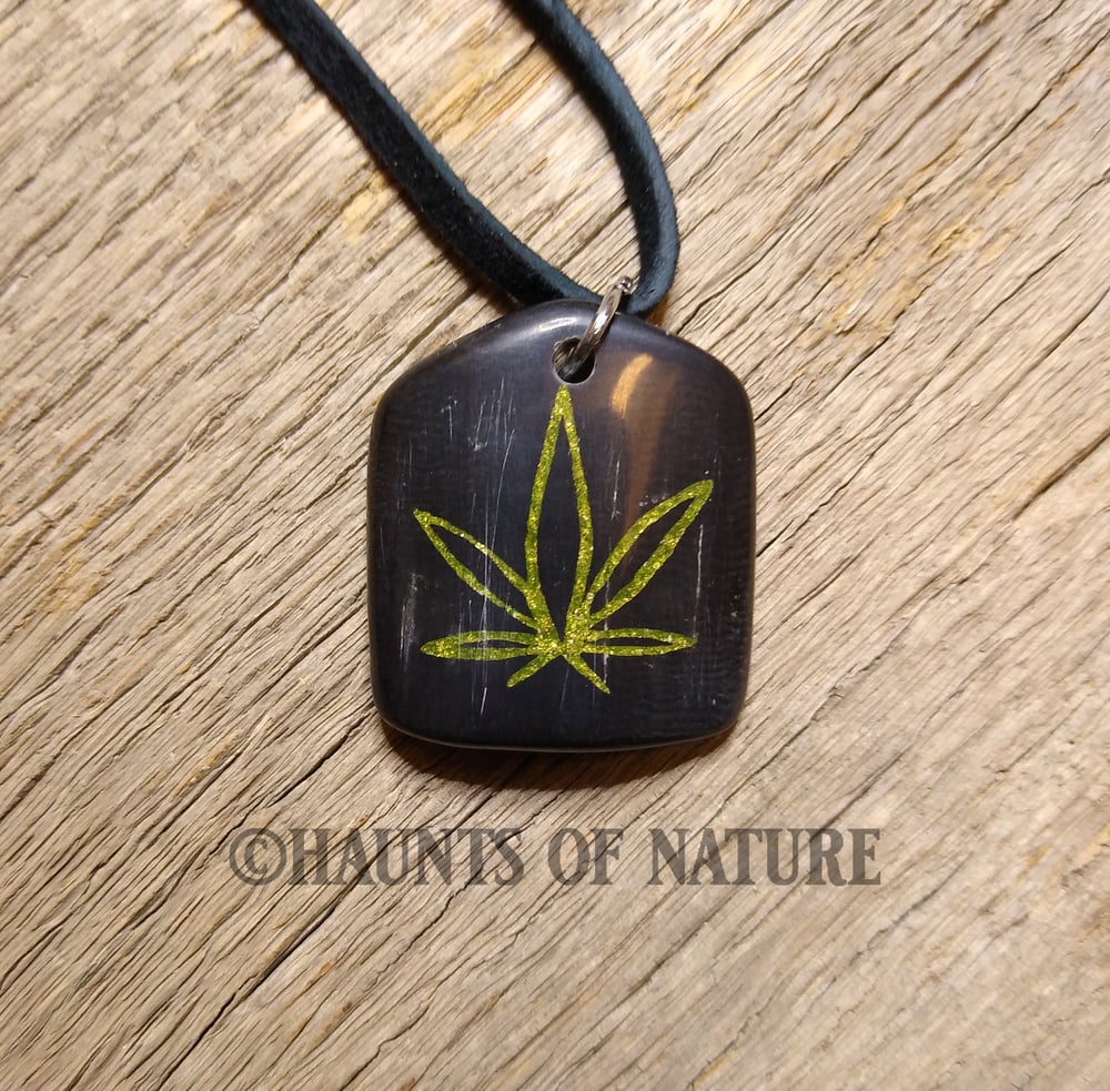 Inlaid Horn Pendant - Marijuana Leaf