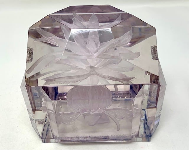 Image of Mini Victorian Box with Deluxe Lid