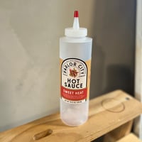 Parlor City Pepper Co. Sweet Heat Hot Sauce Squeeze Bottles - 6/case