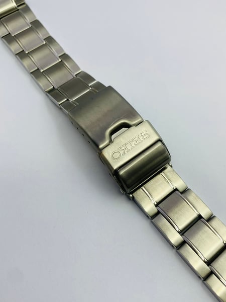 Image of Rare seiko heavy duty solid stainless steel gents watch strap,curved lugs,20mm, genuine seiko,japan.