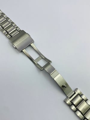 Image of Rare seiko heavy duty solid stainless steel gents watch strap,curved lugs,21mm, genuine,(GN-03)