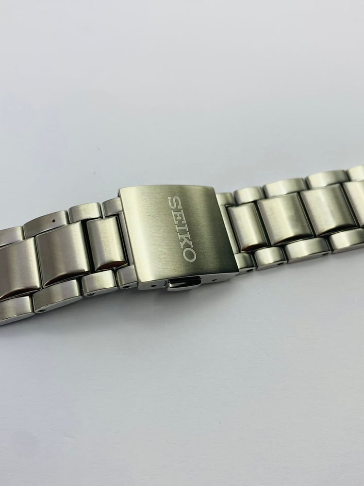 Image of Rare seiko heavy duty solid stainless steel gents watch strap,curved lugs,21mm, genuine,(GN-03)