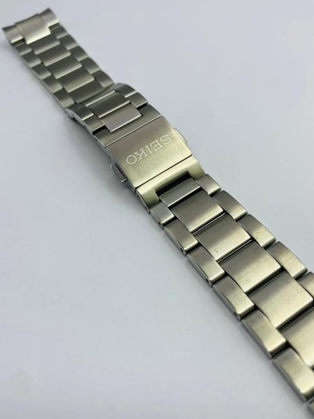 Image of Rare seiko heavy duty solid stainless steel gents watch strap,curved lugs,20mm, genuine seiko.