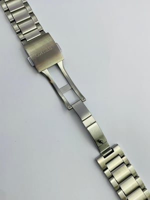 Image of Rare seiko heavy duty solid stainless steel gents watch strap,curved lugs,24mm, genuine,(GN-06)