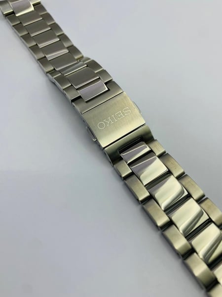 Image of Rare seiko heavy duty solid stainless steel gents watch strap,curved lugs,20mm, genuine