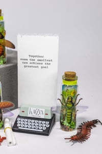 Image 10 of Insects (3D) - Message in a Bottle