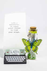 Image 14 of Butterfly 3D - Message in a Bottle