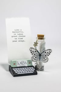 Image 16 of Butterfly 3D - Message in a Bottle