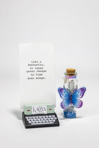 Image 17 of Butterfly 3D - Message in a Bottle