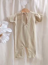 Image 3 of Photoshooting romper Lorenzo | sleeves | cold beige | sitter boys