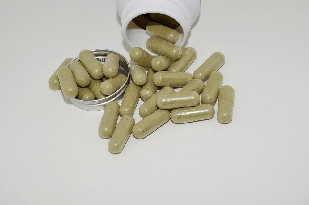 24-FILL CAPSULE MACHINE & VEGETARIAN CAPSULES FOR PERSONAL COMPOUND MAKING