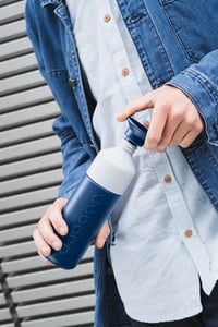 Image 2 of Botella Dopper Insulated Breaker Blue