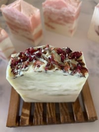 Image 9 of Fresh Linen / Rose Petal  ( 4.5 oz)