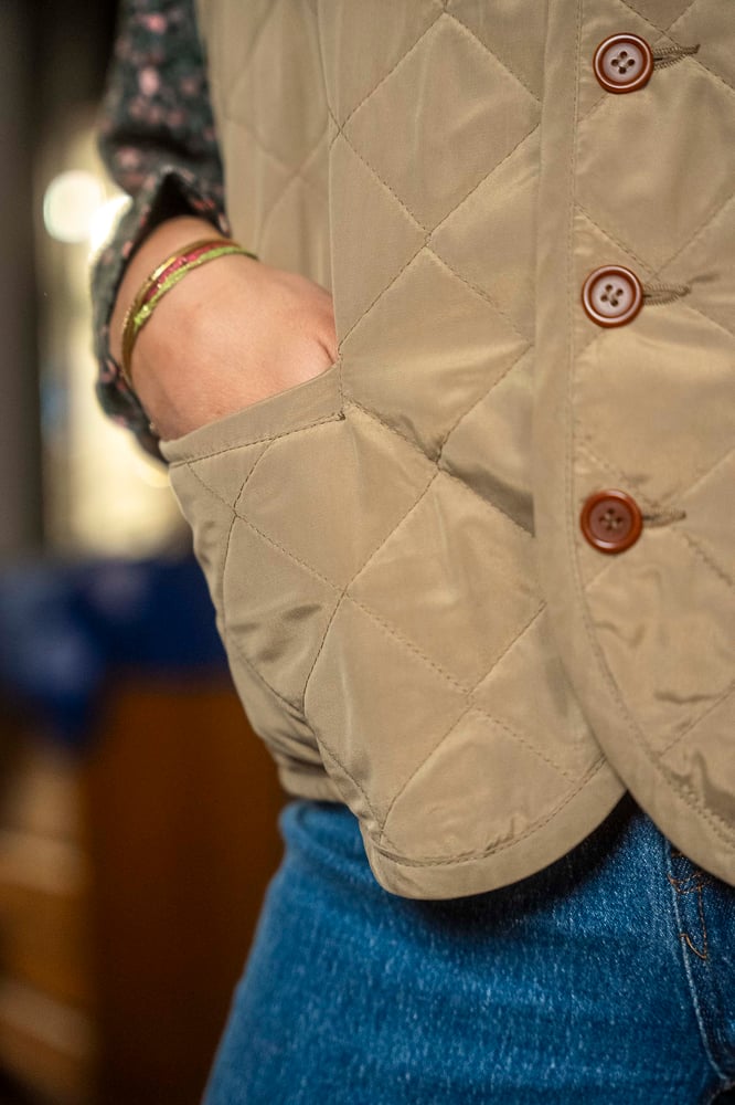 Image of Gilet Co.Starring