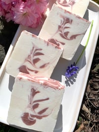 Image 3 of Feather Leaf (Lavender Scented) 4.5 oz