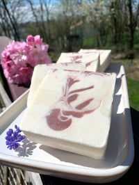 Image 1 of Feather Leaf (Lavender Scented) 4.5 oz