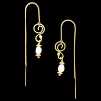 Image 2 of SWIRL PEARL - String Earrings Mini Pearl