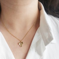 Image 1 of Collier Flora