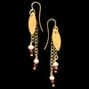 CHAÎNE POISSON Earring - Garnets & Pearls