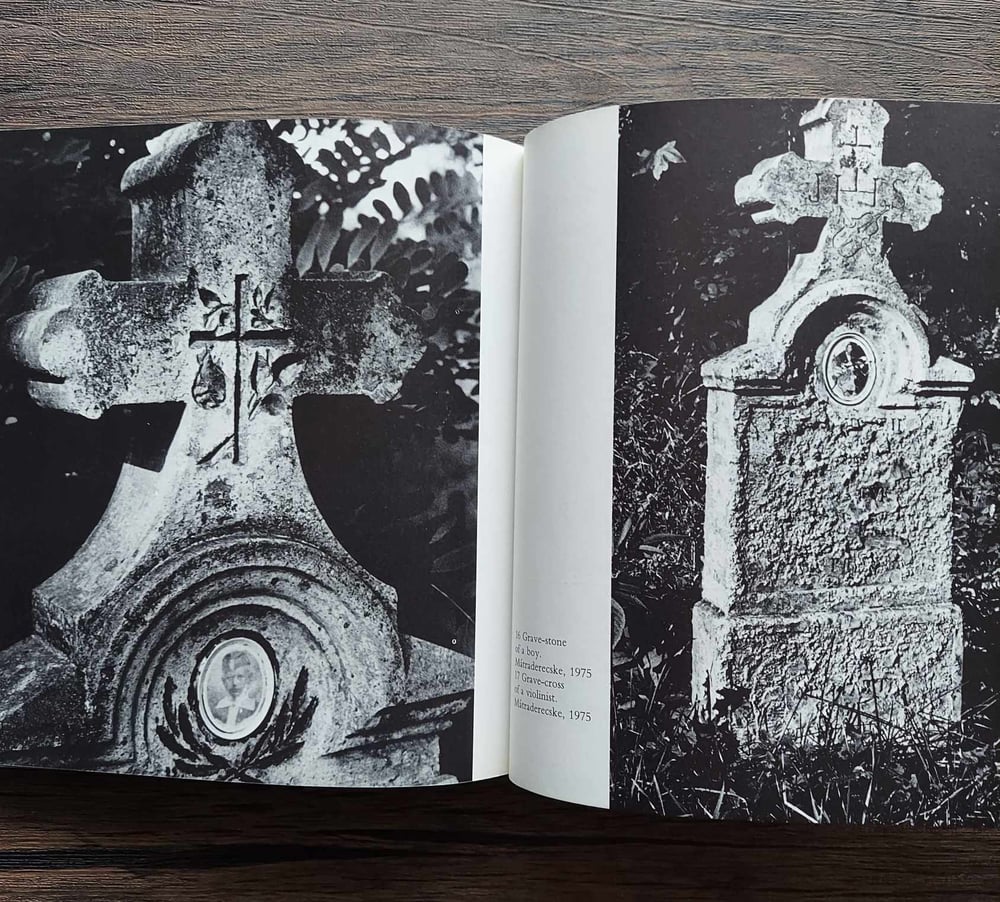 Folk Art in Hungarian Cemeteries, by Erno Kunt