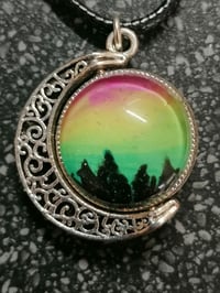Amazing Auroras - KerleyWorld Globe Northern Lights  Aurora Borealis Pendant 