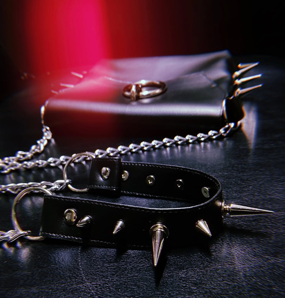 Image of BLK SPIKE HANDBAG 