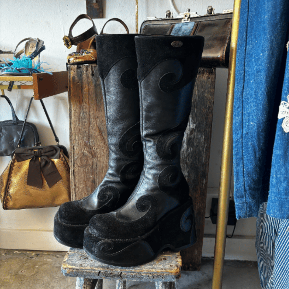 El dantes platform boots online