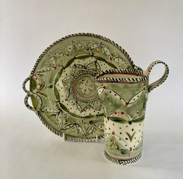 Image of Dish and Jug green spotted leaves pattern.