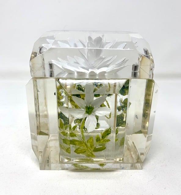 Image of The Classic- Painted -White Meadow Flowers