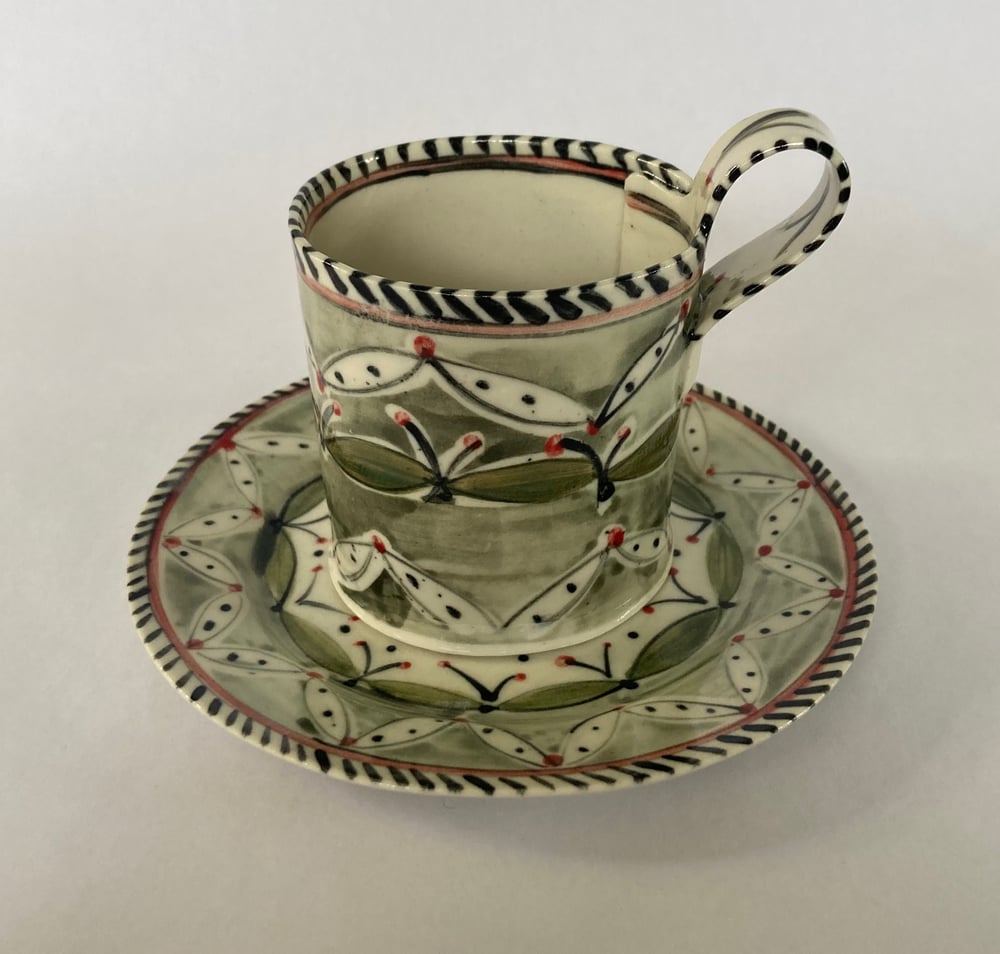 Image of Cup and saucer spotted leaf patten.