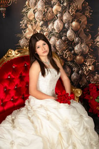 Image 21 of Christmas Mini-Session Portraits in Studio (15, 30, 60-minute options) - Family Session