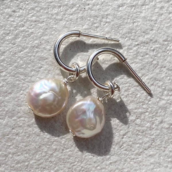 Image of SMALL EVIE EARRINGS