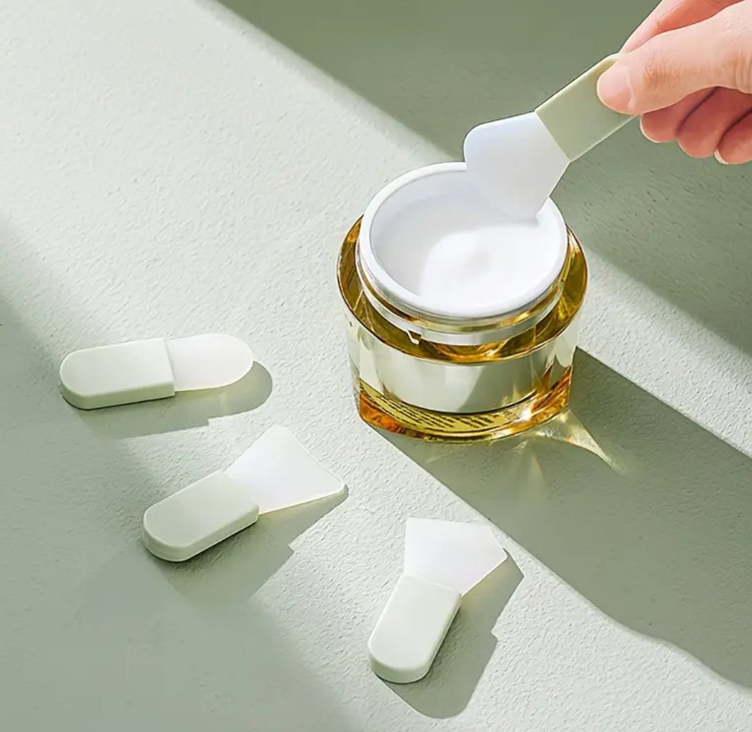 Short Handle Facial Mask Brush Silicone EPIC BEAUTY WITH ANN