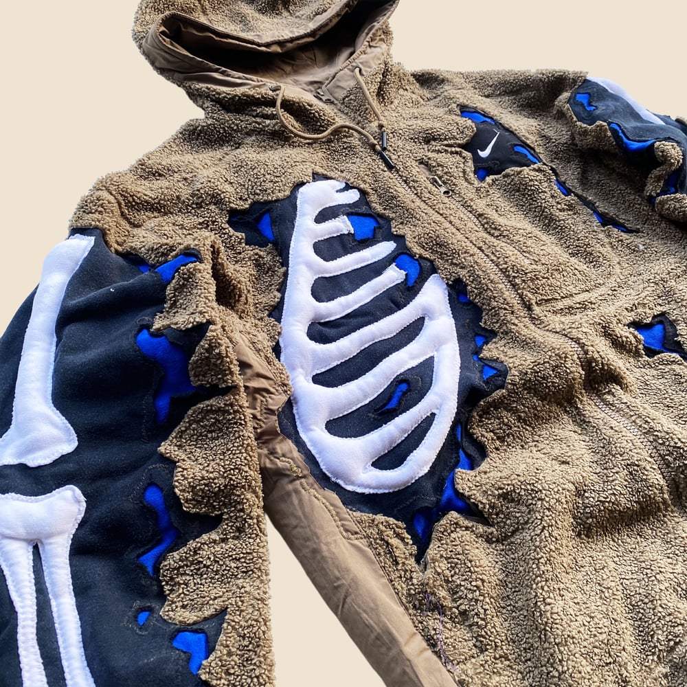 REWORKED NIKE CRACKED 3D PUFF SKELETON SHERPA JACKET L