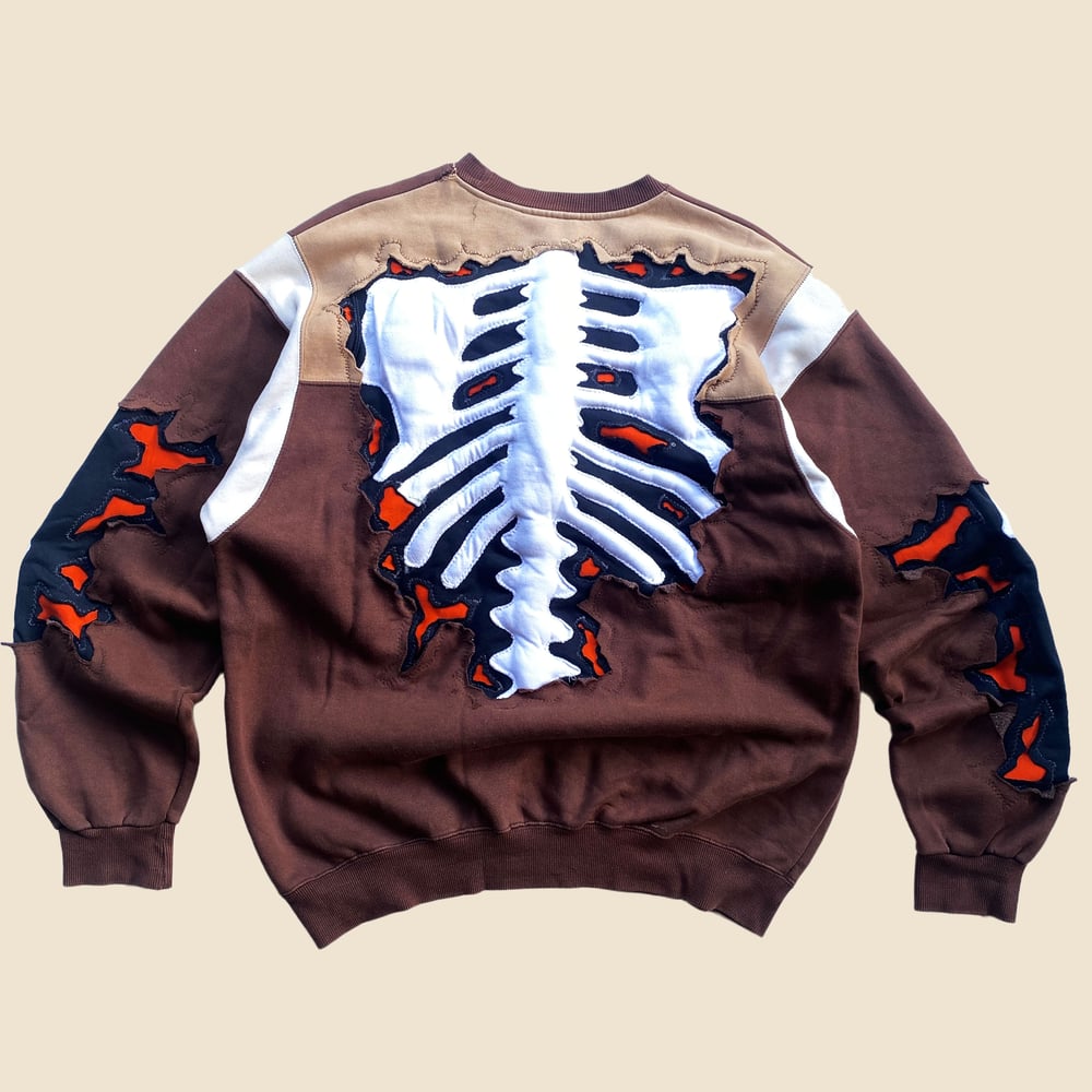 REWORKED NIKE CRACKED 3D PUFF SKELETON BROWN SWEATSHIRT SIZE XL