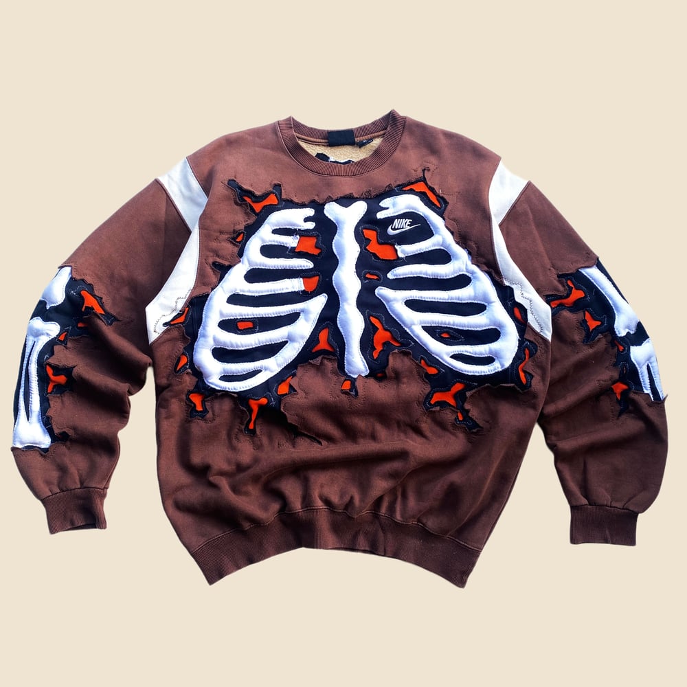 REWORKED NIKE CRACKED 3D PUFF SKELETON BROWN SWEATSHIRT SIZE XL