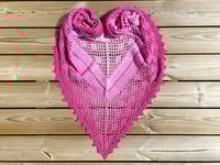 Image 3 of Shawl "Sunset Diamonds" in Pink Ombré