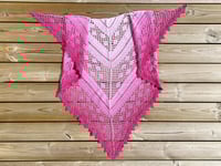 Image 4 of Shawl "Sunset Diamonds" in Pink Ombré