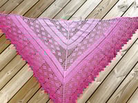 Image 5 of Shawl "Sunset Diamonds" in Pink Ombré