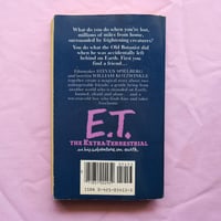 Image 2 of E.T. The Extra-Terrestrial (white cover)