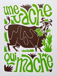 Image 1 of Une vache qui mache