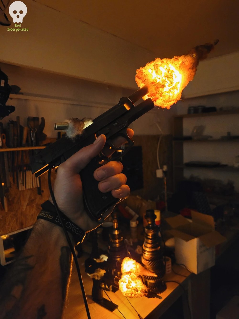 Image of Beretta 92F Gun Simulation Lamp