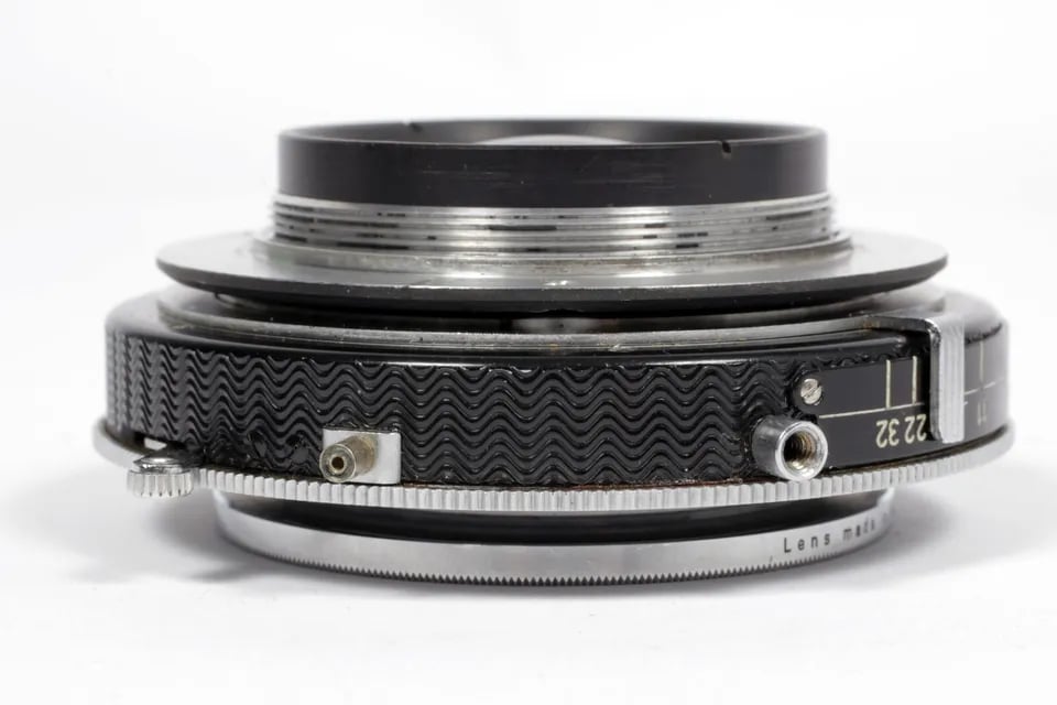 Schneider Angulon 165mm F6.8 in Compur #2 wide angle lens Schneider Angulon 165mm F6.8 in Compur #2 wide angle lens